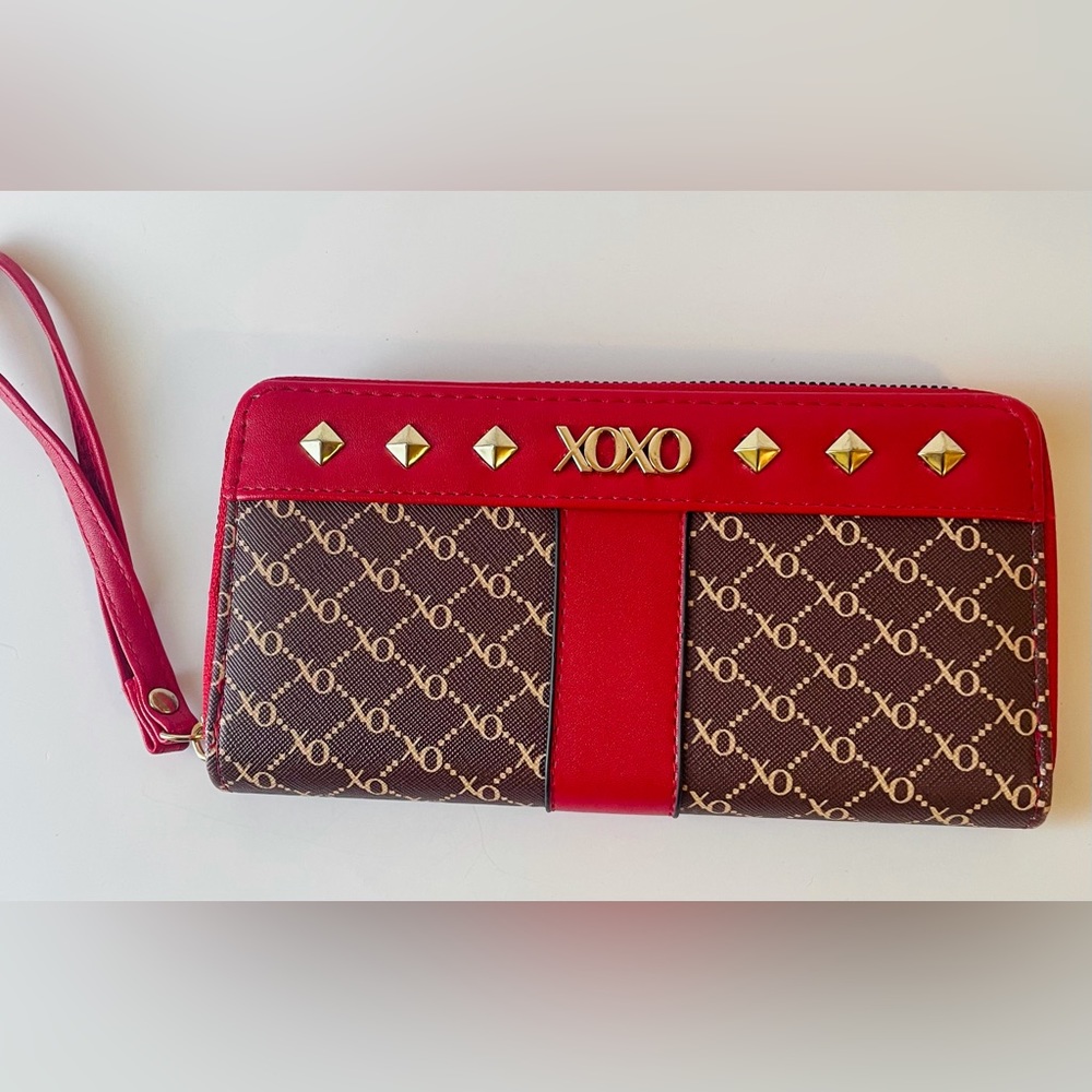 NWOT XOXO Gold studded Wallet
